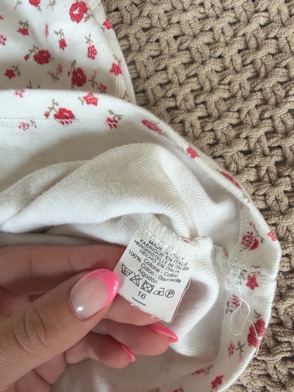 Brandy Melville White Floral Tank - Picture 4 of 4